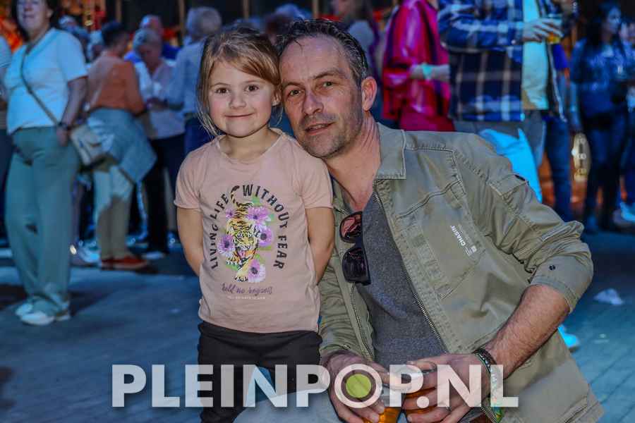 Publiek    Bezoekers (54)